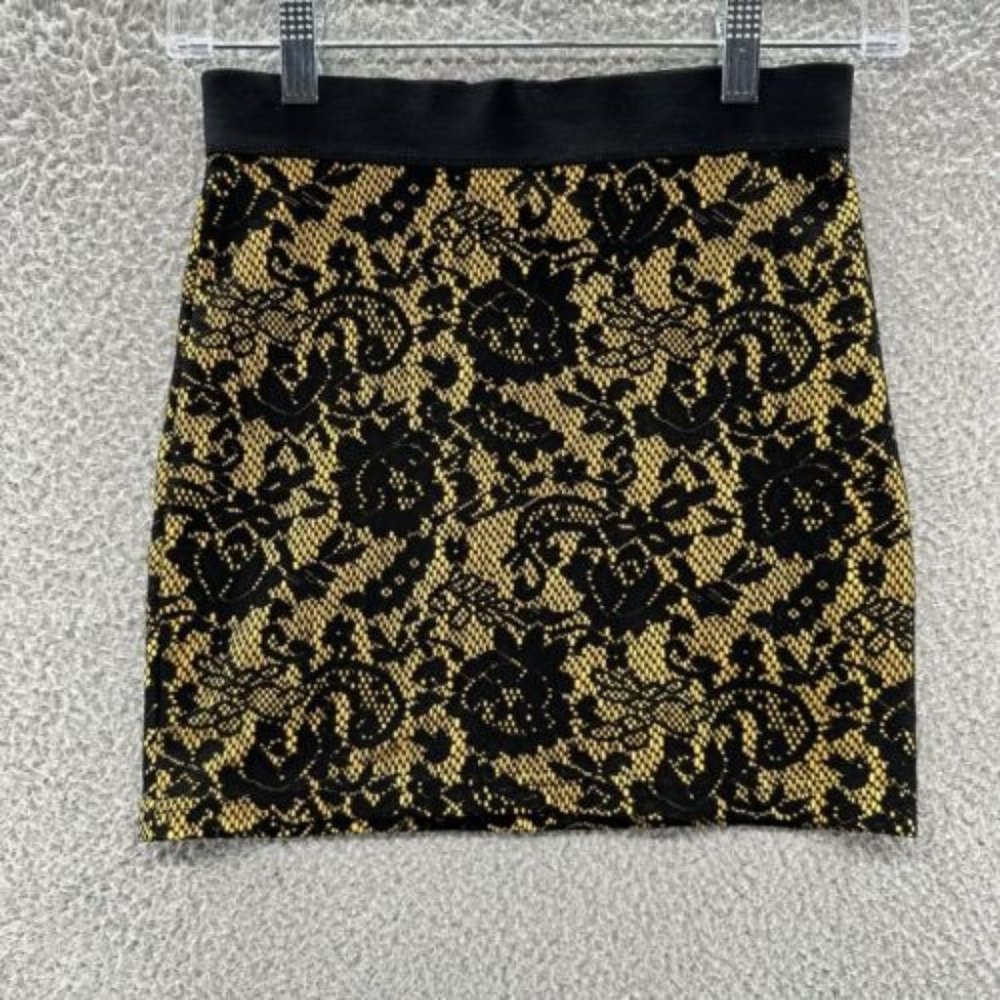 Divided Skirt Womens Size 2 Black & Yellow Laced Floral Mini Skirt Womens Size 2